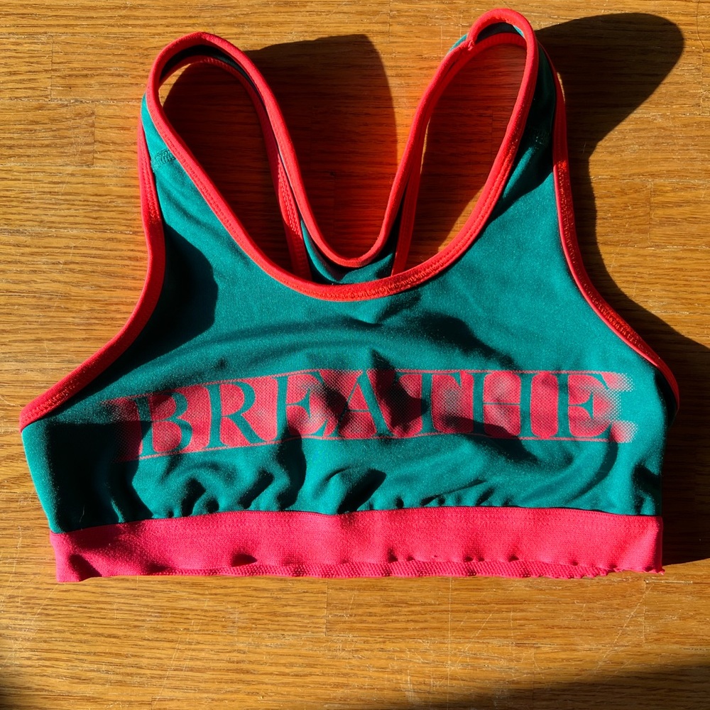 Fitted sports bra